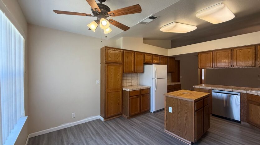 1105 S Jeffrey Ct. - Visalia - California - 3 bed, 2 bath rental property