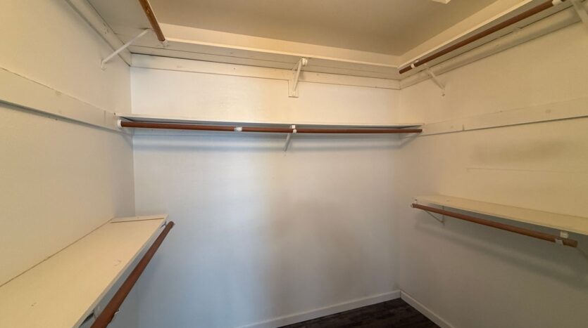 1105 S Jeffrey Ct. - Visalia - California - 3 bed, 2 bath rental property