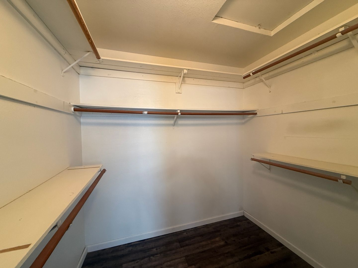 1105 S Jeffrey Ct. - Visalia - California - 3 bed, 2 bath rental property