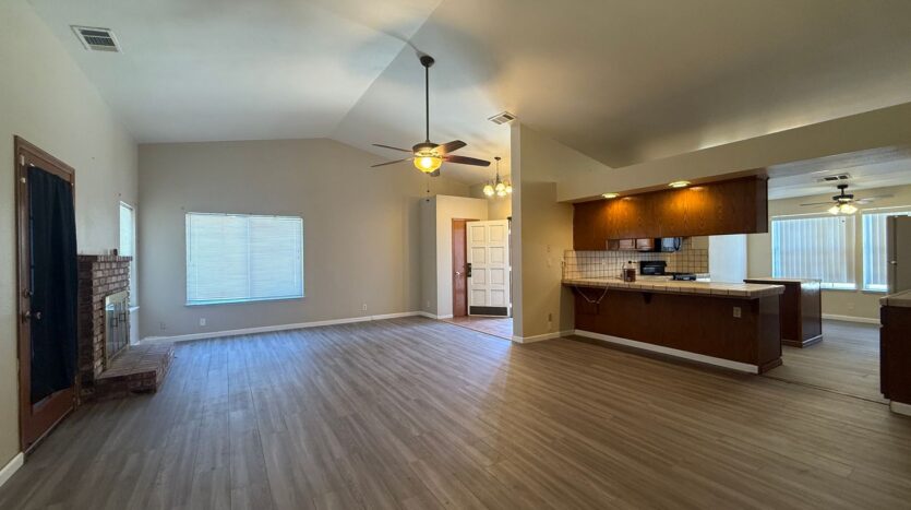1105 S Jeffrey Ct. - Visalia - California - 3 bed, 2 bath rental property