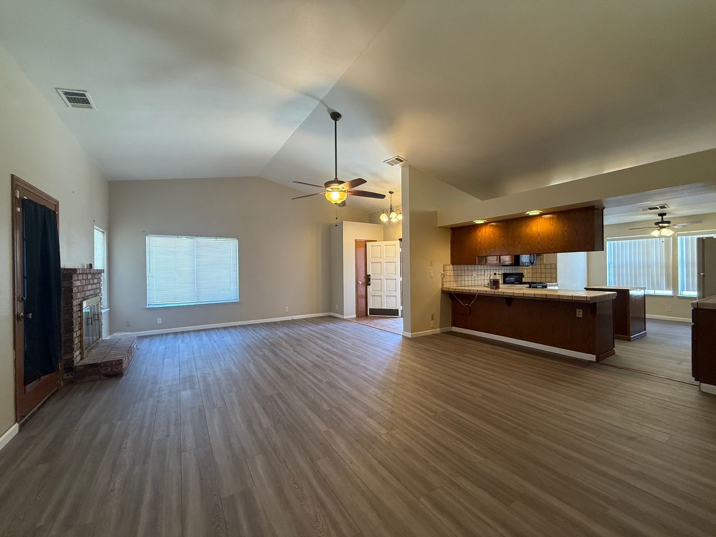 1105 S Jeffrey Ct. - Visalia - California - 3 bed, 2 bath rental property