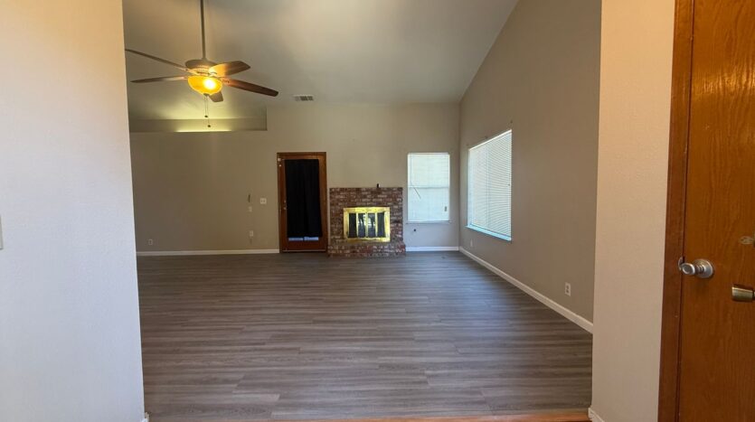 1105 S Jeffrey Ct. - Visalia - California - 3 bed, 2 bath rental property