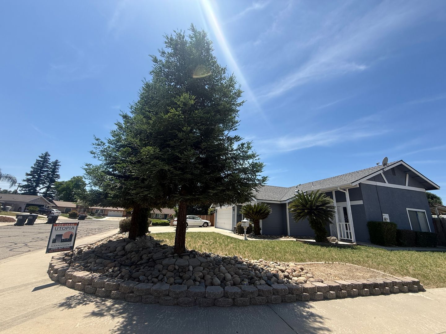 1105 S Jeffrey Ct. - Visalia - California - 3 bed, 2 bath rental property