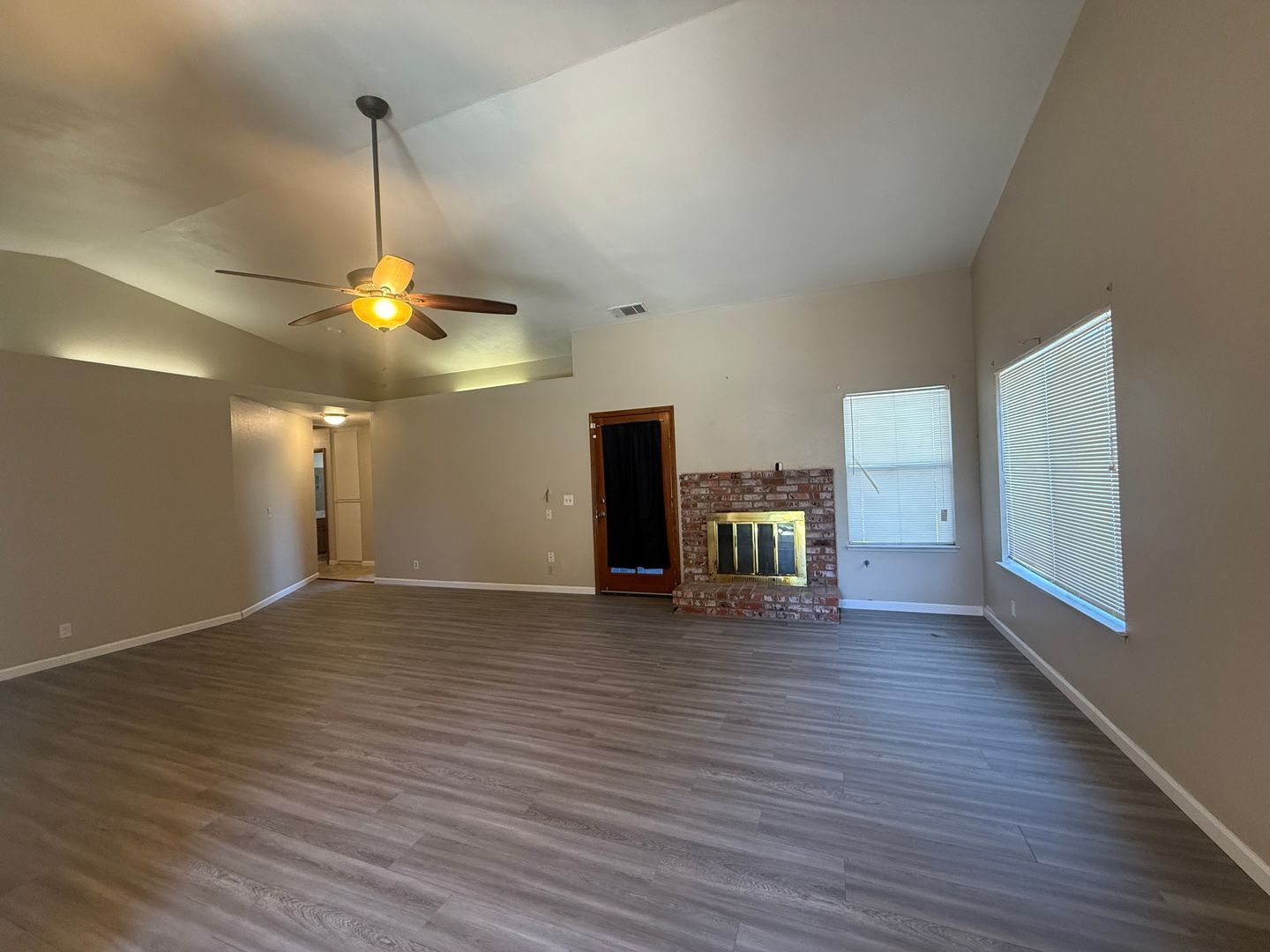 1105 S Jeffrey Ct. - Visalia - California - 3 bed, 2 bath rental property