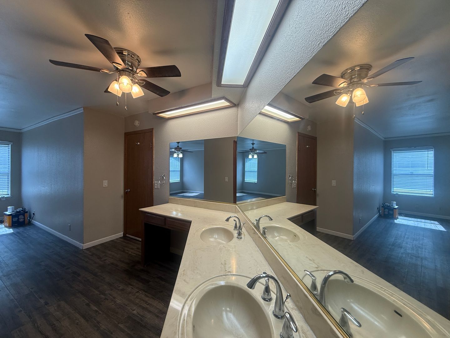 1105 S Jeffrey Ct. - Visalia - California - 3 bed, 2 bath rental property