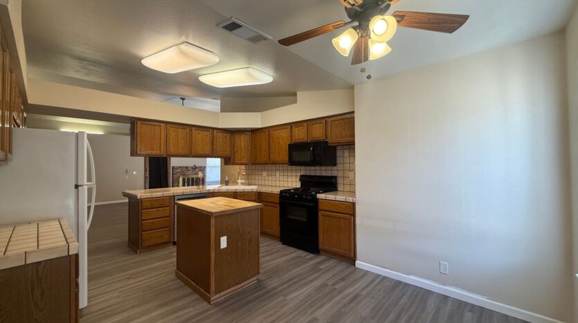 1105 S Jeffrey Ct. - Visalia - California - 3 bed, 2 bath rental property