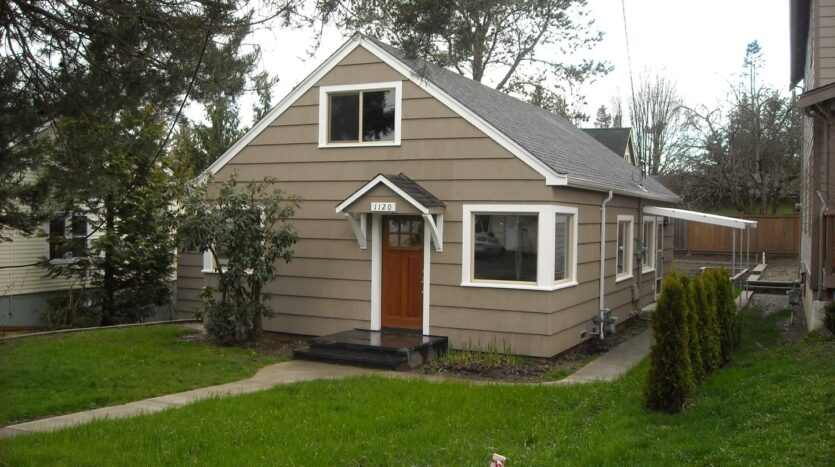 1120 23rd St. - Bellingham - Washington - 6 bed, 2.5 bath rental property