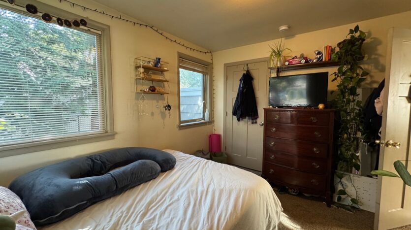 1120 23rd St. - Bellingham - Washington - 6 bed, 2.5 bath rental property