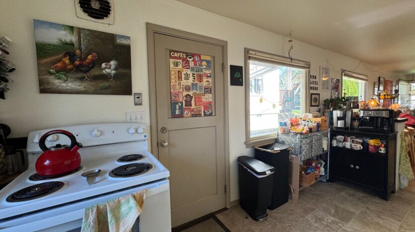 1120 23rd St. - Bellingham - Washington - 6 bed, 2.5 bath rental property