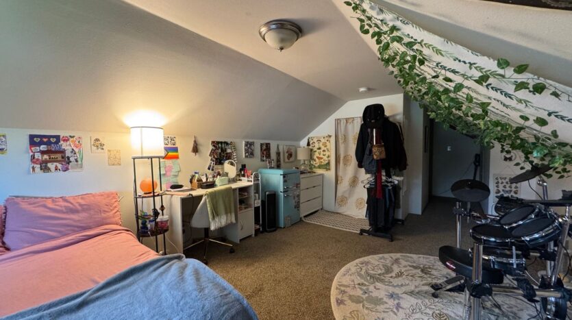 1120 23rd St. - Bellingham - Washington - 6 bed, 2.5 bath rental property