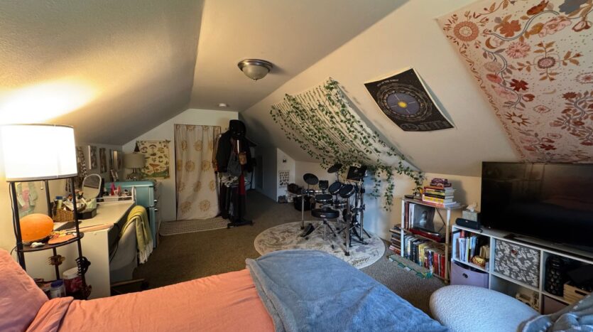 1120 23rd St. - Bellingham - Washington - 6 bed, 2.5 bath rental property