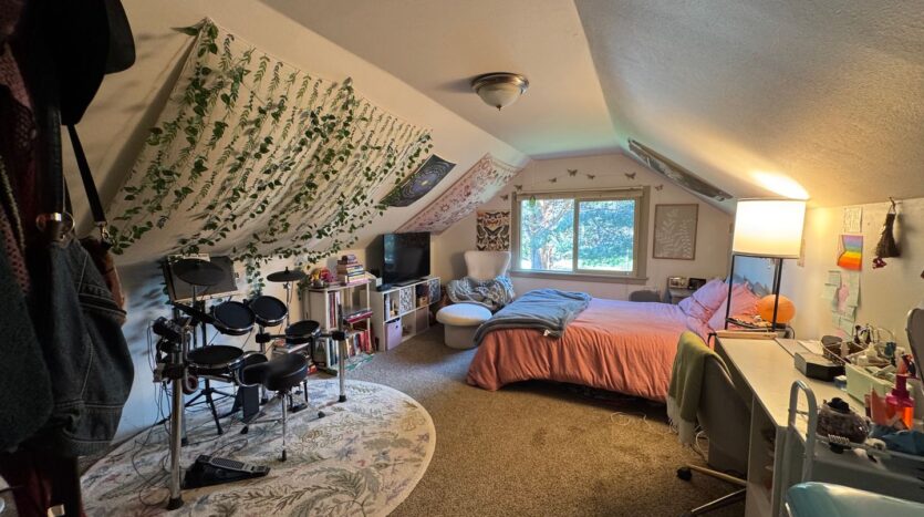 1120 23rd St. - Bellingham - Washington - 6 bed, 2.5 bath rental property