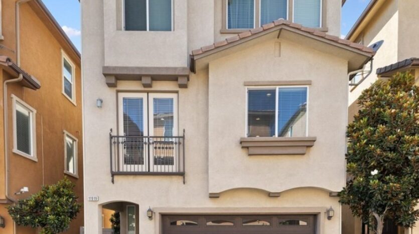 11919 Olive Glen  - Los Angeles - California - 4 bed, 4 bath rental property