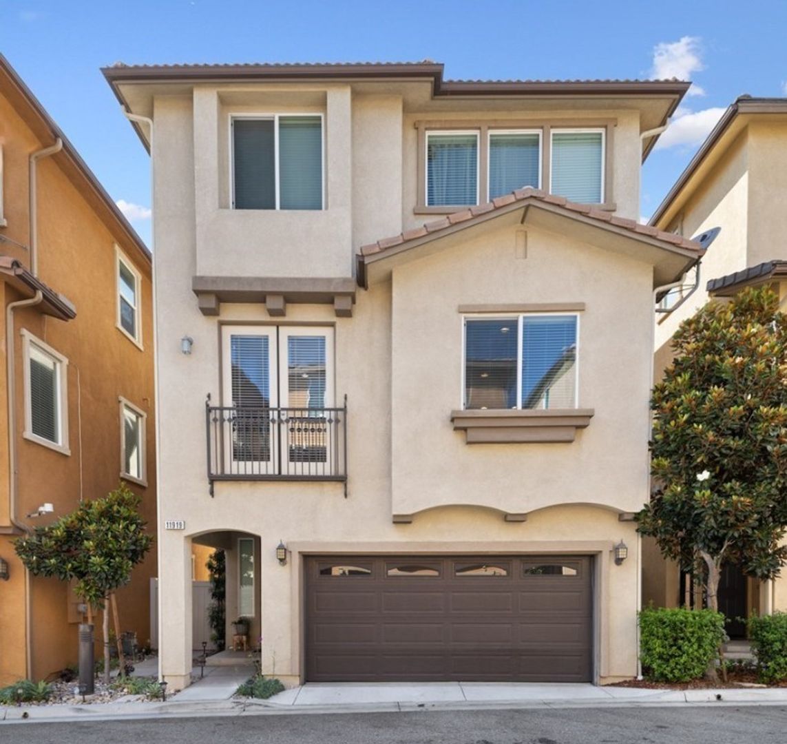 11919 Olive Glen  - Los Angeles - California - 4 bed, 4 bath rental property