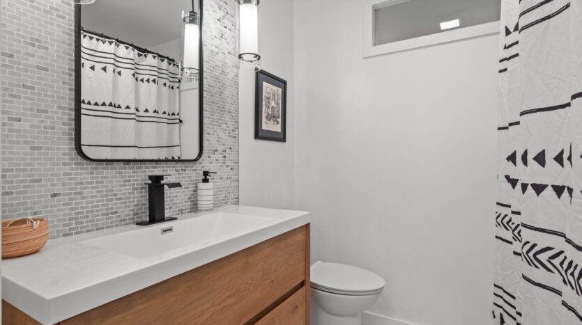 1230 Ellis St - Bellingham - Washington - 5 bed, 3 bath rental property