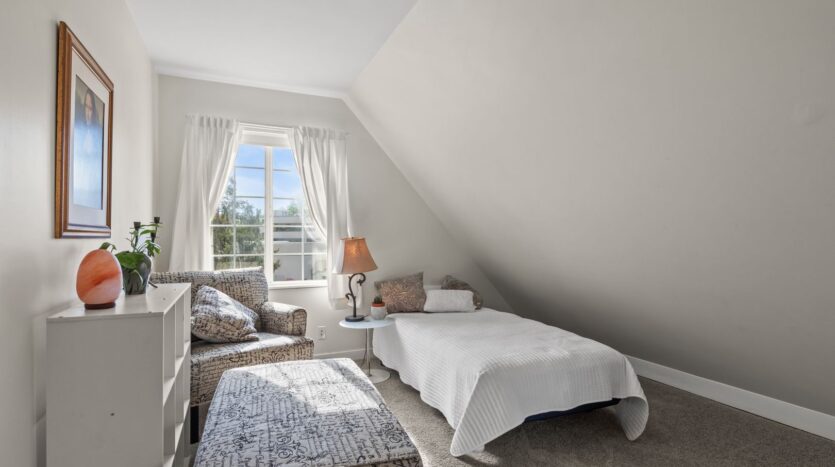 1230 Ellis St - Bellingham - Washington - 5 bed, 3 bath rental property