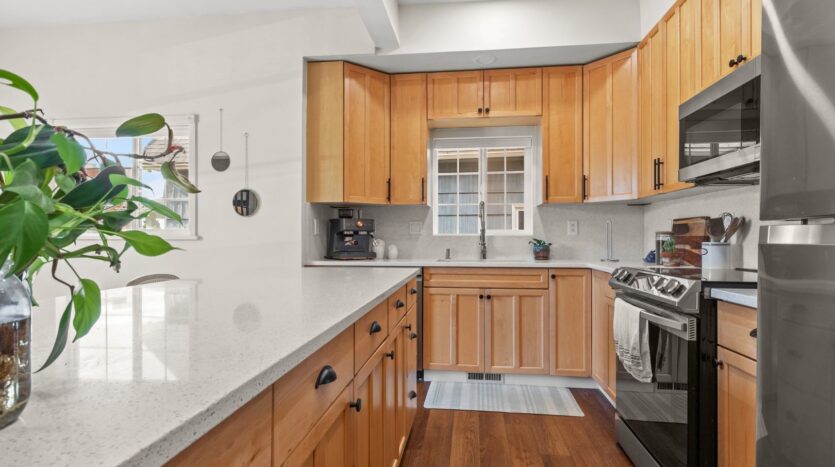 1230 Ellis St - Bellingham - Washington - 5 bed, 3 bath rental property