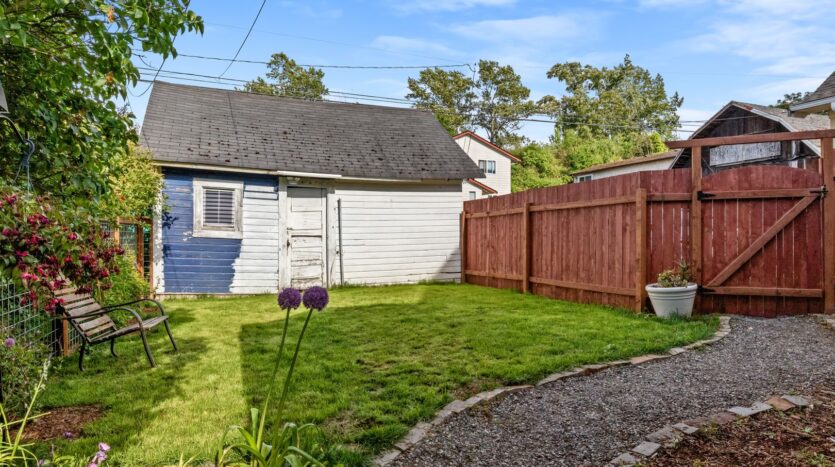 1230 Ellis St - Bellingham - Washington - 5 bed, 3 bath rental property