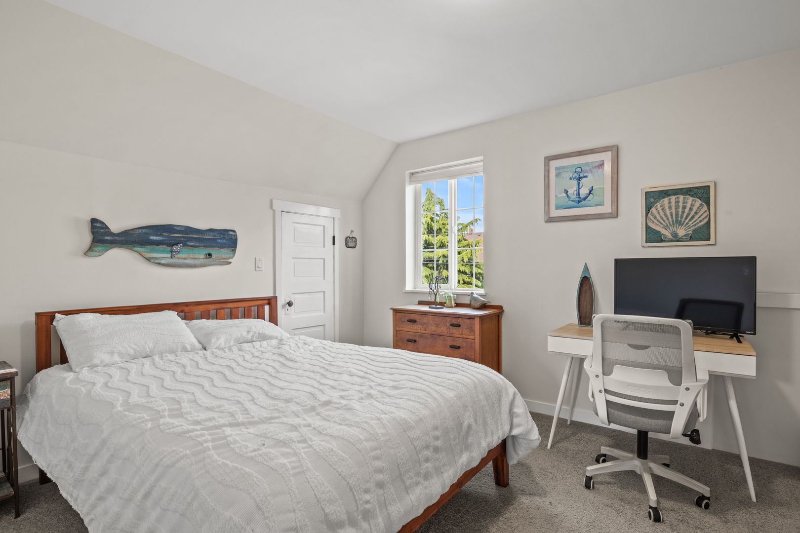 1230 Ellis St - Bellingham - Washington - 5 bed, 3 bath rental property