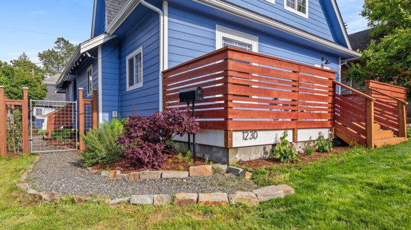 1230 Ellis St - Bellingham - Washington - 5 bed, 3 bath rental property