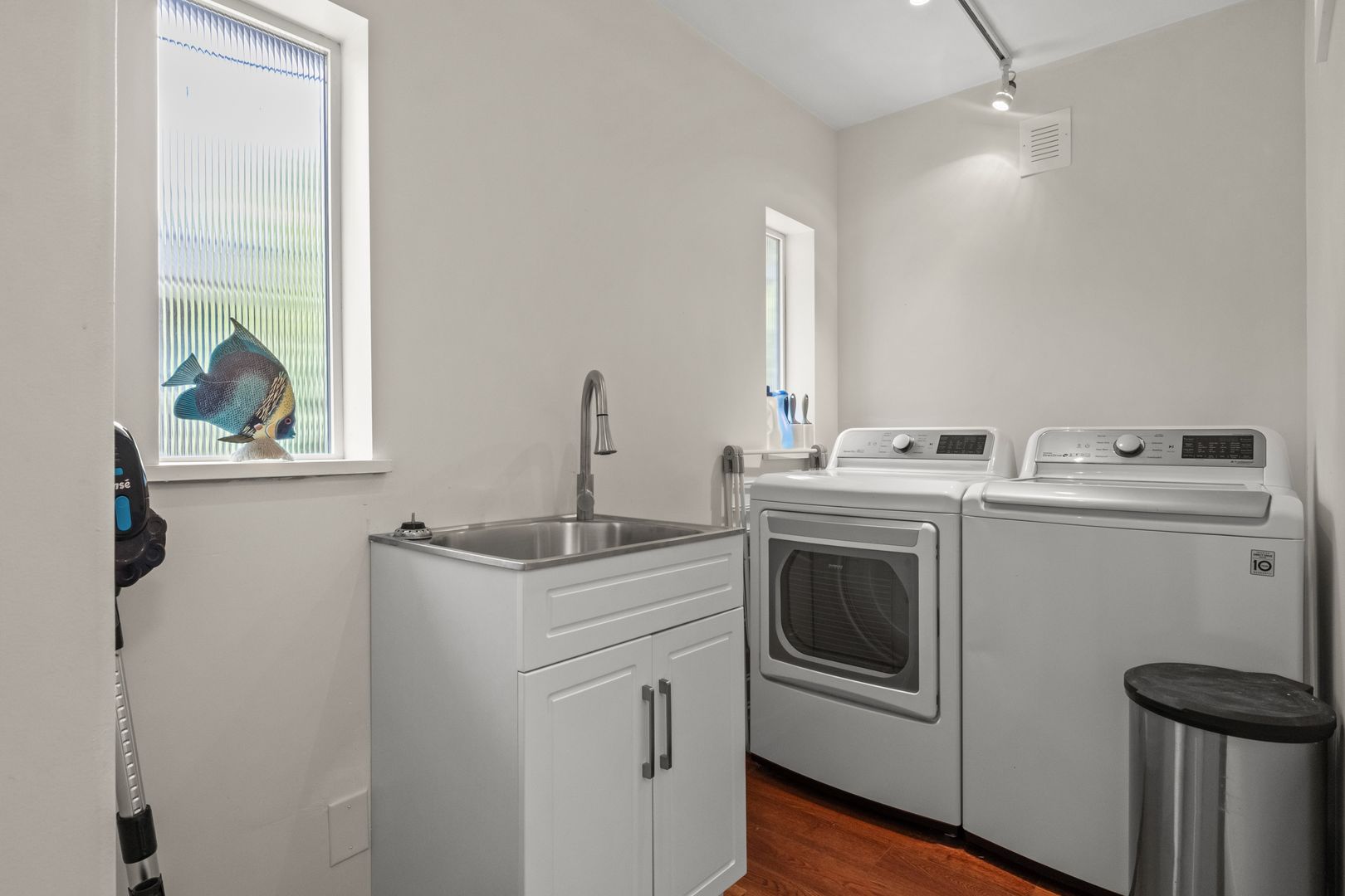 1230 Ellis St - Bellingham - Washington - 5 bed, 3 bath rental property