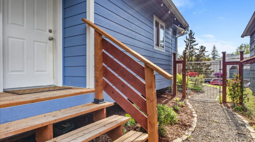 1230 Ellis St - Bellingham - Washington - 5 bed, 3 bath rental property