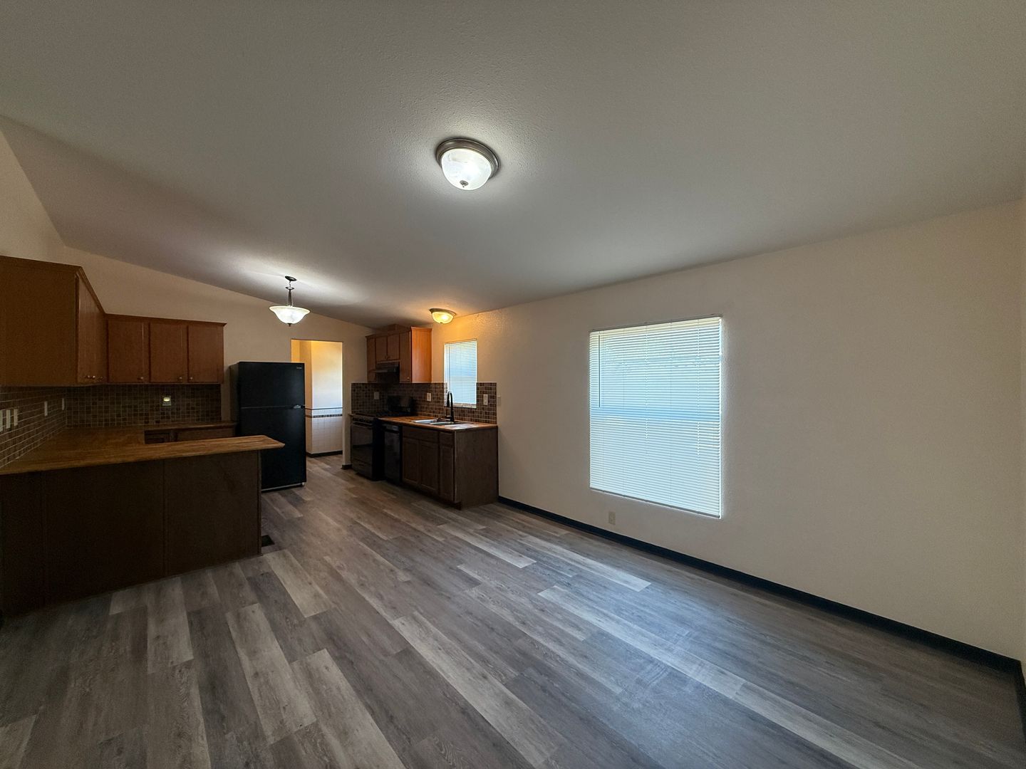 12795 Avenue 320 - Visalia - California - 3 bed, 2 bath rental property