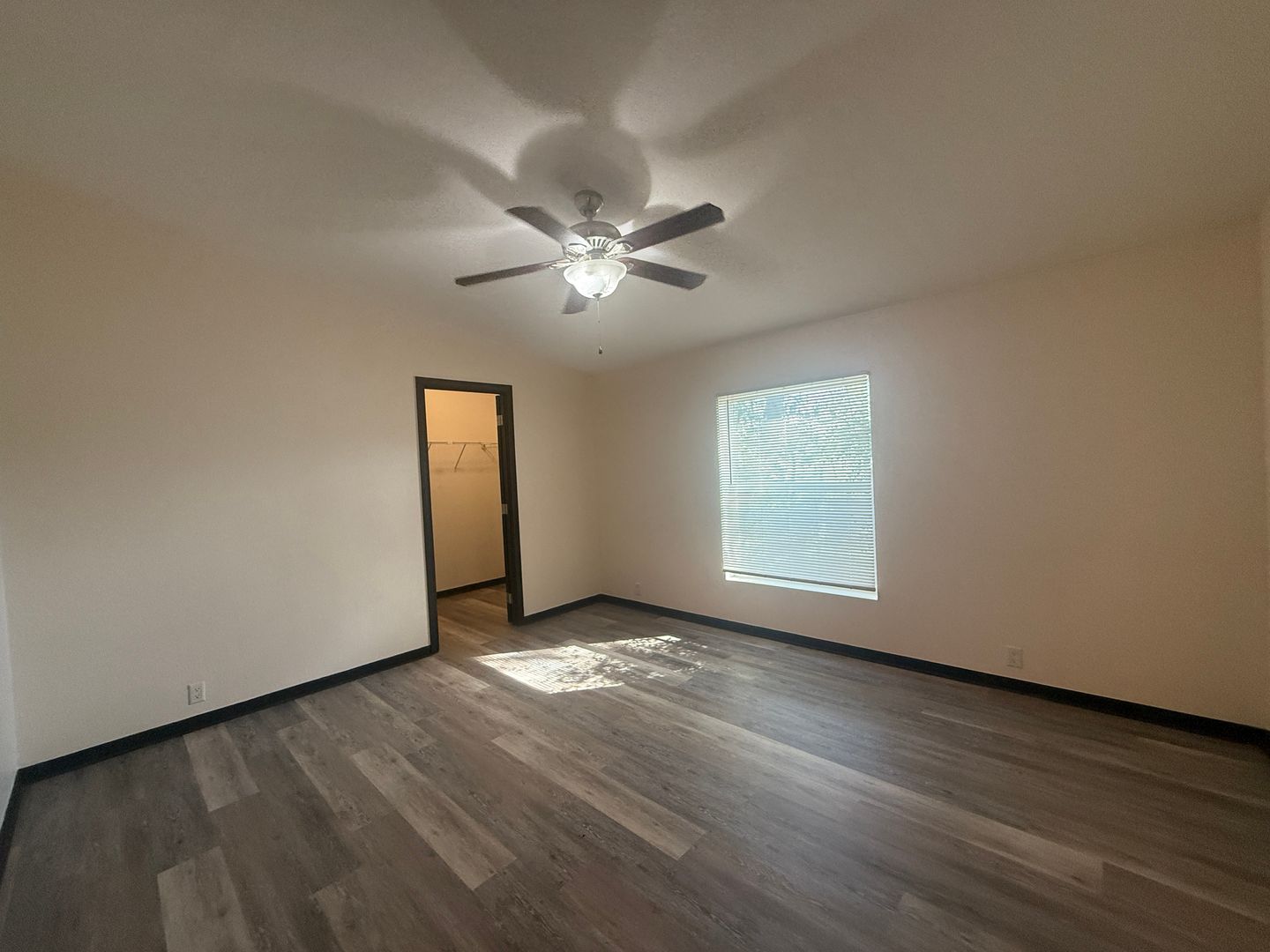 12795 Avenue 320 - Visalia - California - 3 bed, 2 bath rental property