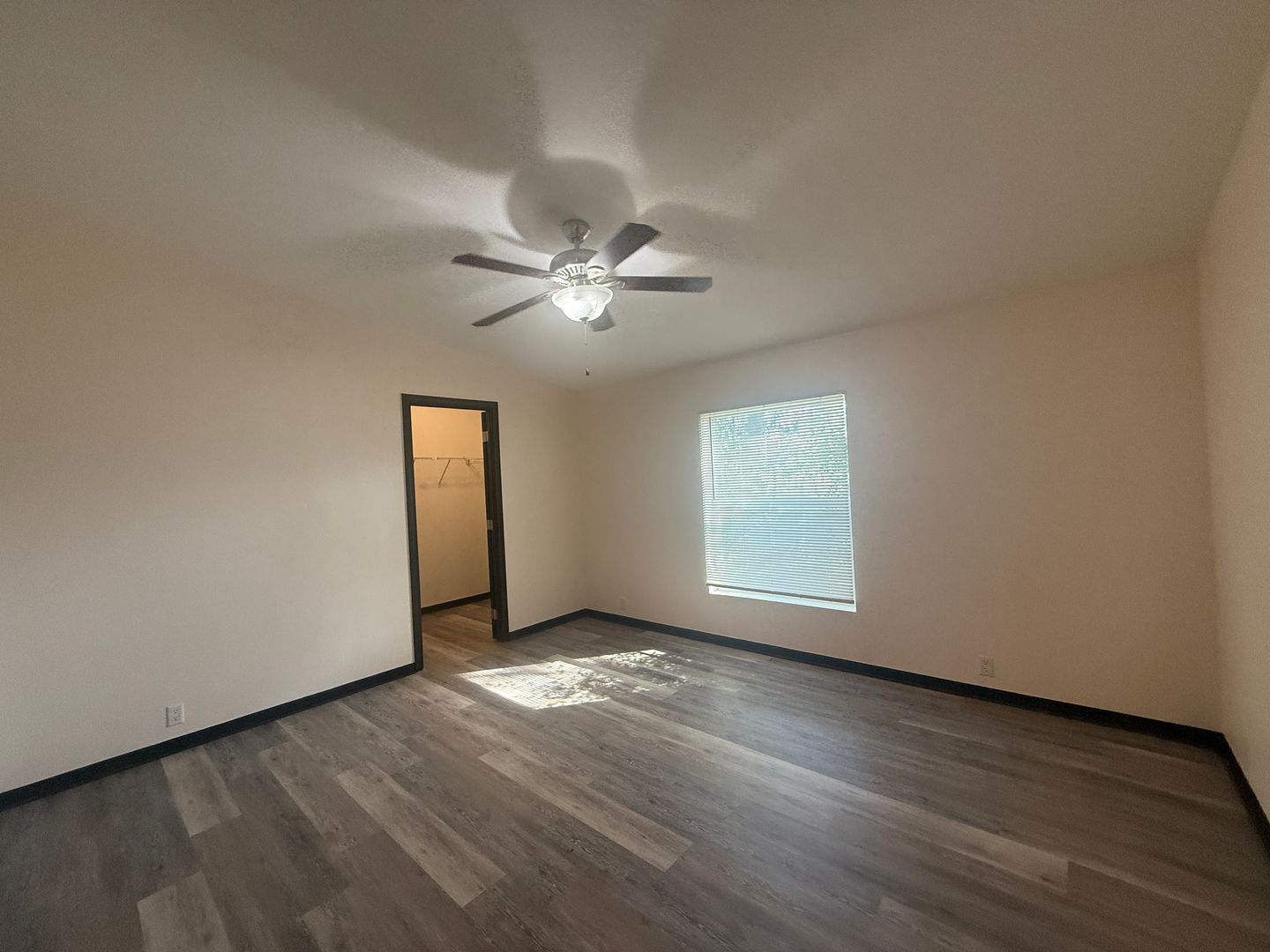 12795 Avenue 320 - Visalia - California - 3 bed, 2 bath rental property