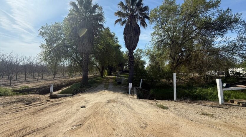 12795 Avenue 320 - Visalia - California - 3 bed, 2 bath rental property