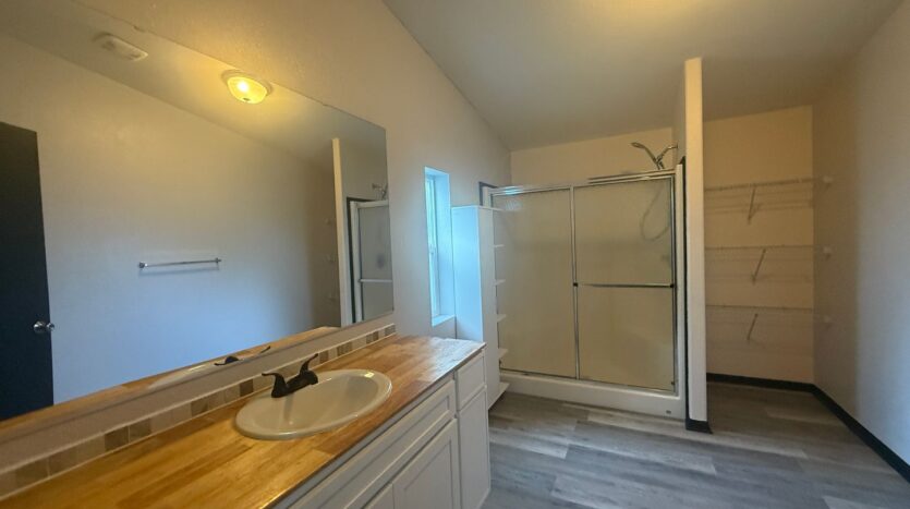 12795 Avenue 320 - Visalia - California - 3 bed, 2 bath rental property