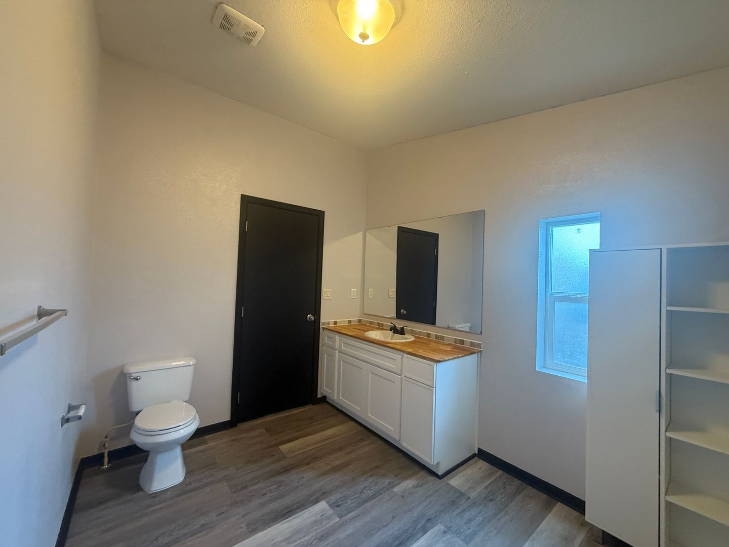 12795 Avenue 320 - Visalia - California - 3 bed, 2 bath rental property