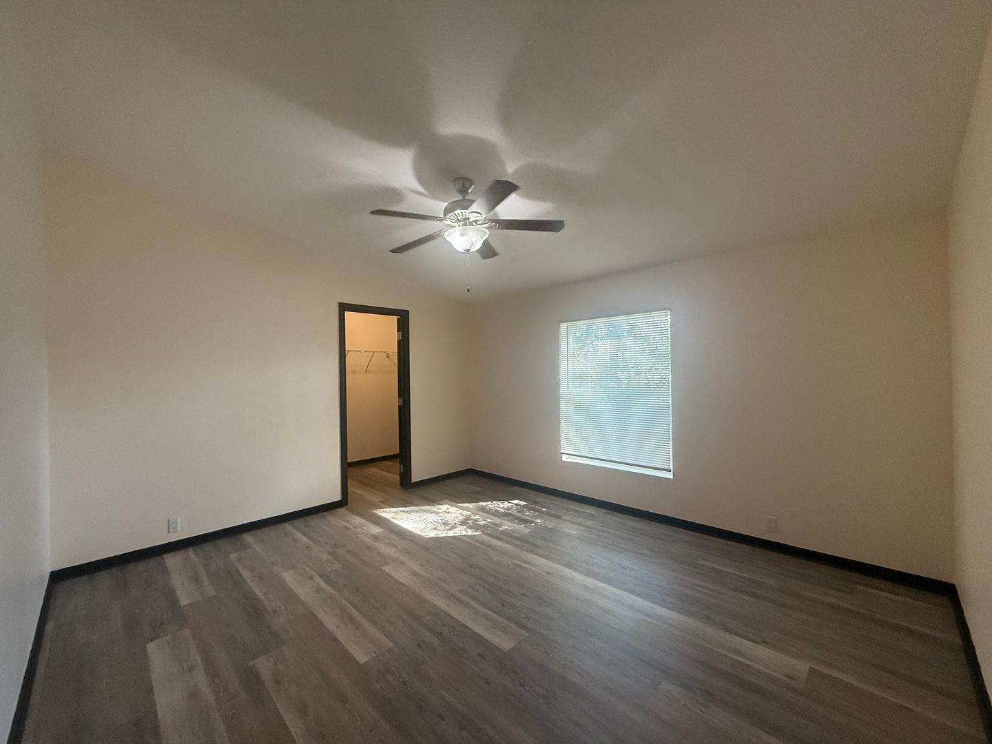 12795 Avenue 320 - Visalia - California - 3 bed, 2 bath rental property