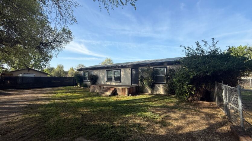 12795 Avenue 320 - Visalia - California - 3 bed, 2 bath rental property