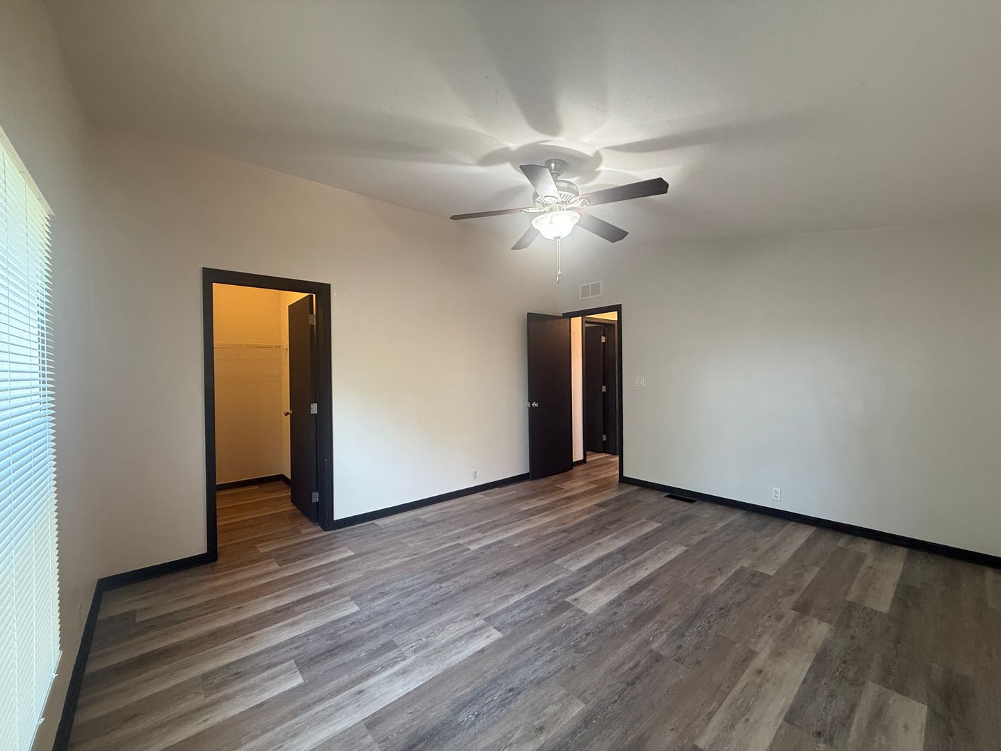 12795 Avenue 320 - Visalia - California - 3 bed, 2 bath rental property