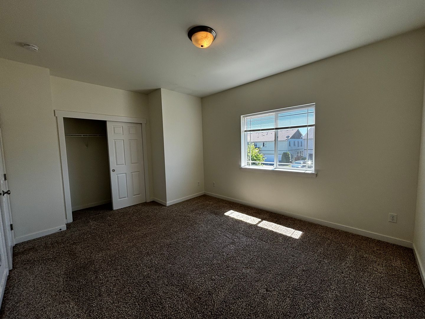 1287 SPRUCE CIRCLE - A - Lynden - Washington - 3 bed, 2.5 bath rental property