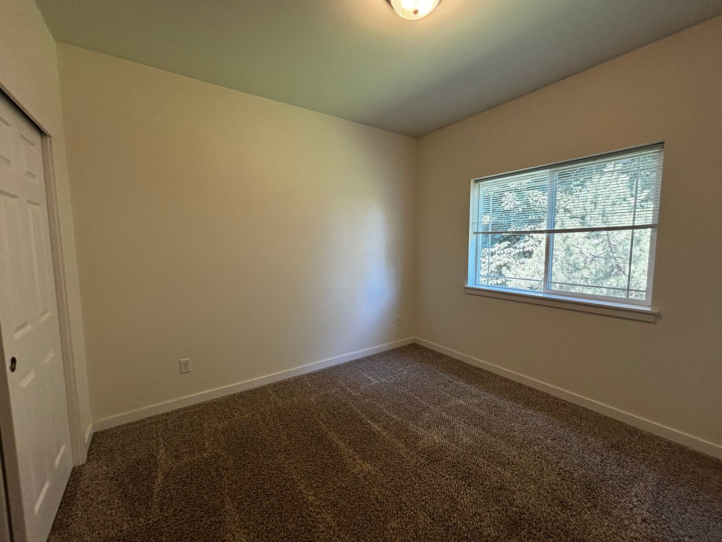 1287 SPRUCE CIRCLE - A - Lynden - Washington - 3 bed, 2.5 bath rental property