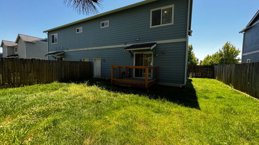 1287 SPRUCE CIRCLE - A - Lynden - Washington - 3 bed, 2.5 bath rental property