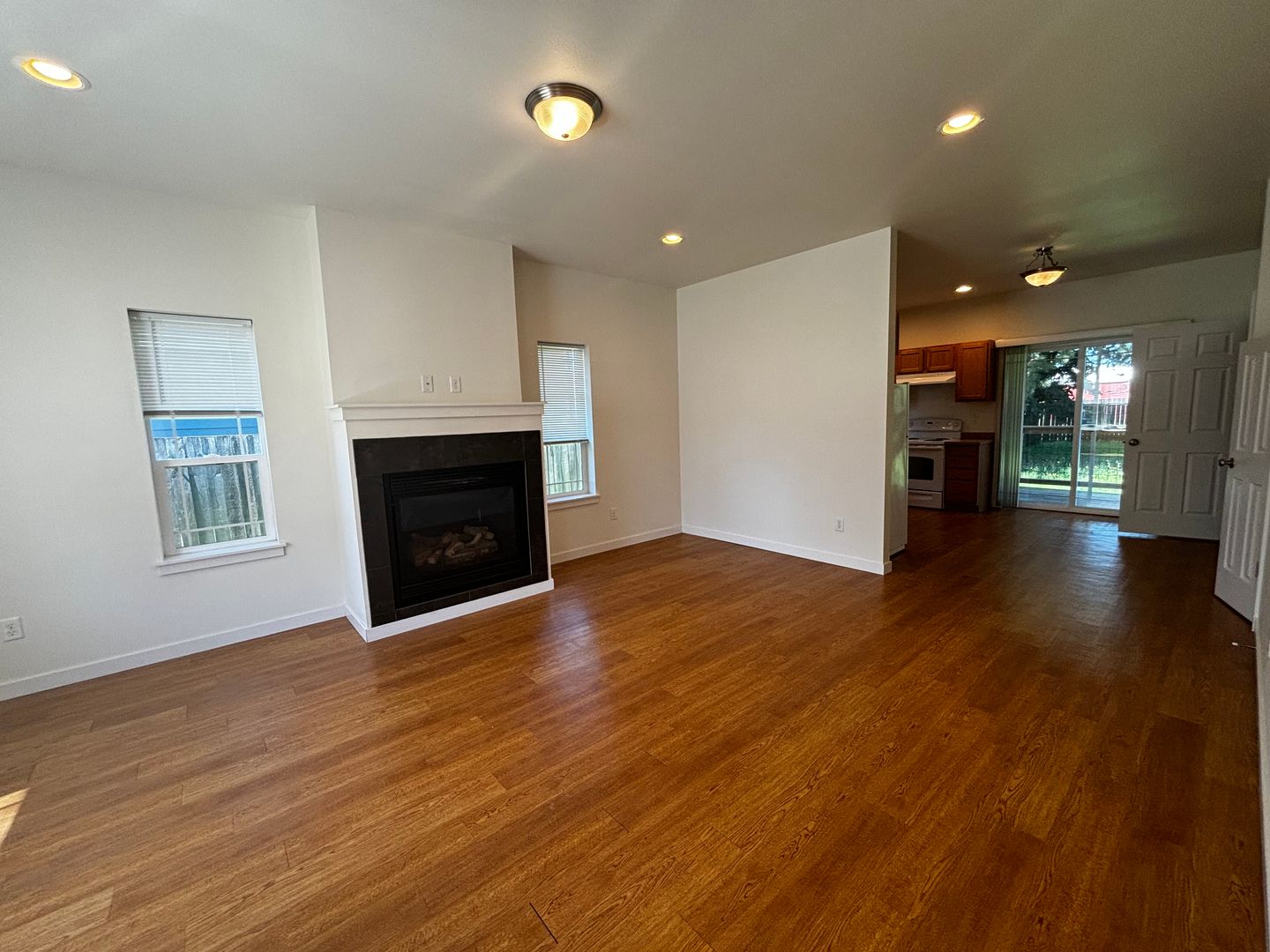 1287 SPRUCE CIRCLE - A - Lynden - Washington - 3 bed, 2.5 bath rental property