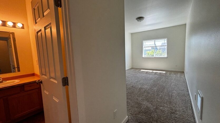 1287 SPRUCE CIRCLE - A - Lynden - Washington - 3 bed, 2.5 bath rental property