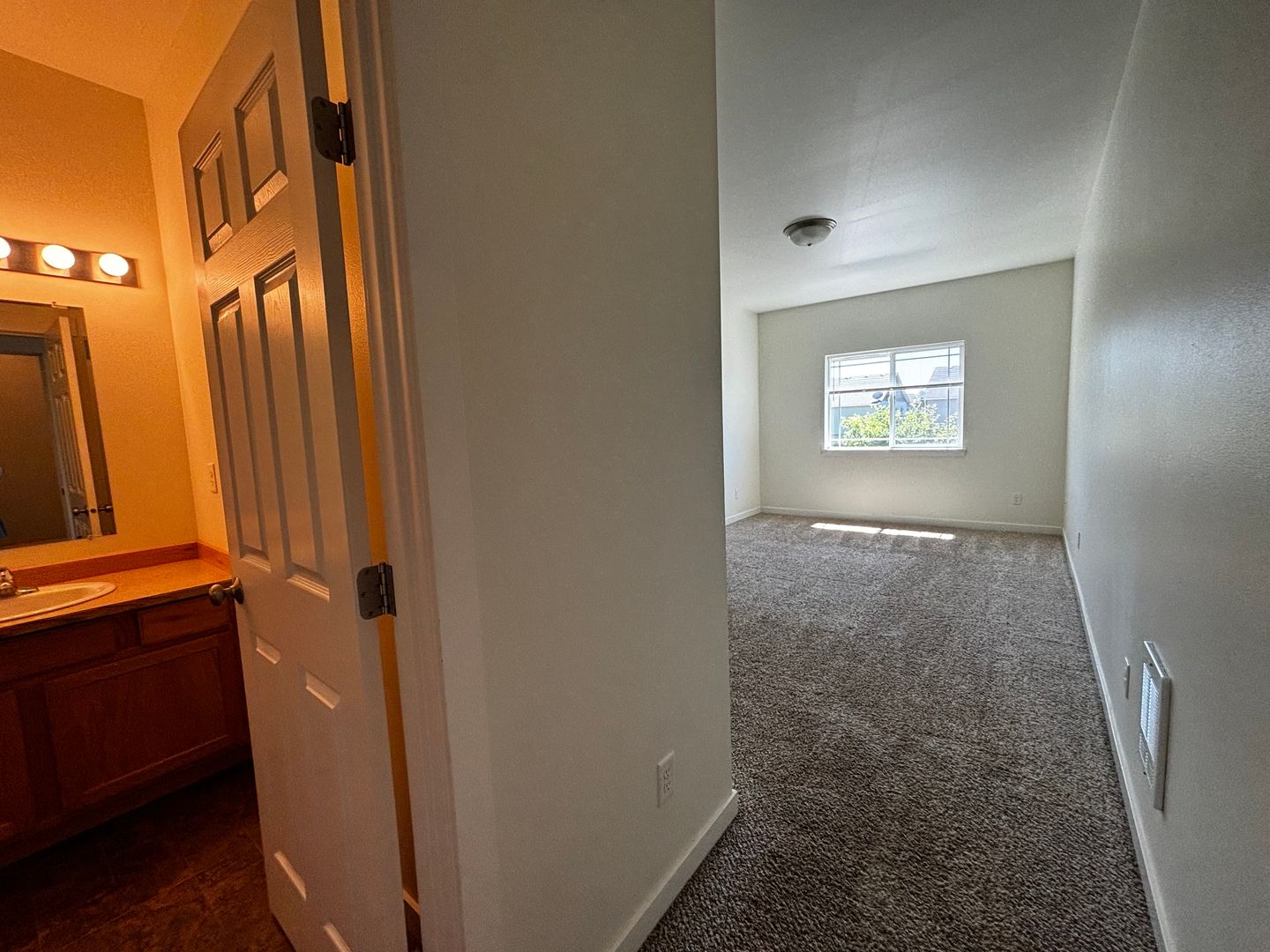 1287 SPRUCE CIRCLE - A - Lynden - Washington - 3 bed, 2.5 bath rental property