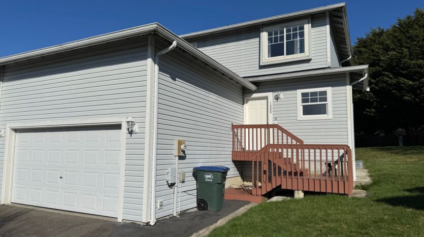 1331 -1335 Varsity Pl - Bellingham - Washington - 4 bed, 3 bath rental property