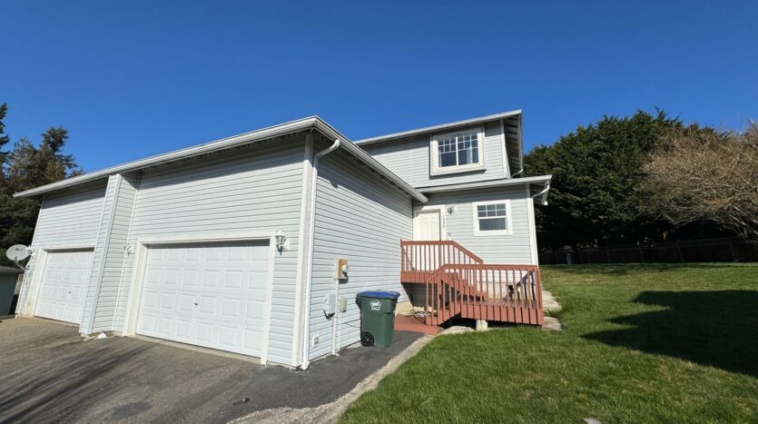 1331 -1335 Varsity Pl - Bellingham - Washington - 4 bed, 3 bath rental property