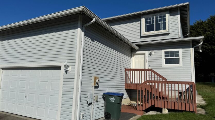 1331 -1335 Varsity Pl - Bellingham - Washington - 4 bed, 3 bath rental property