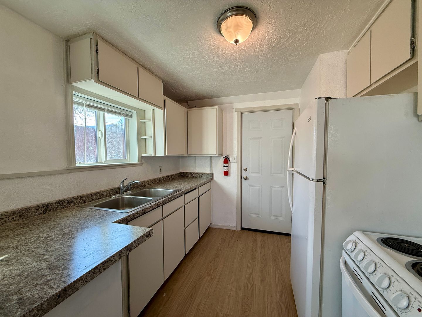 136 1/2 SW 3rd St - Redmond - Oregon - 2 bed, 1 bath rental property