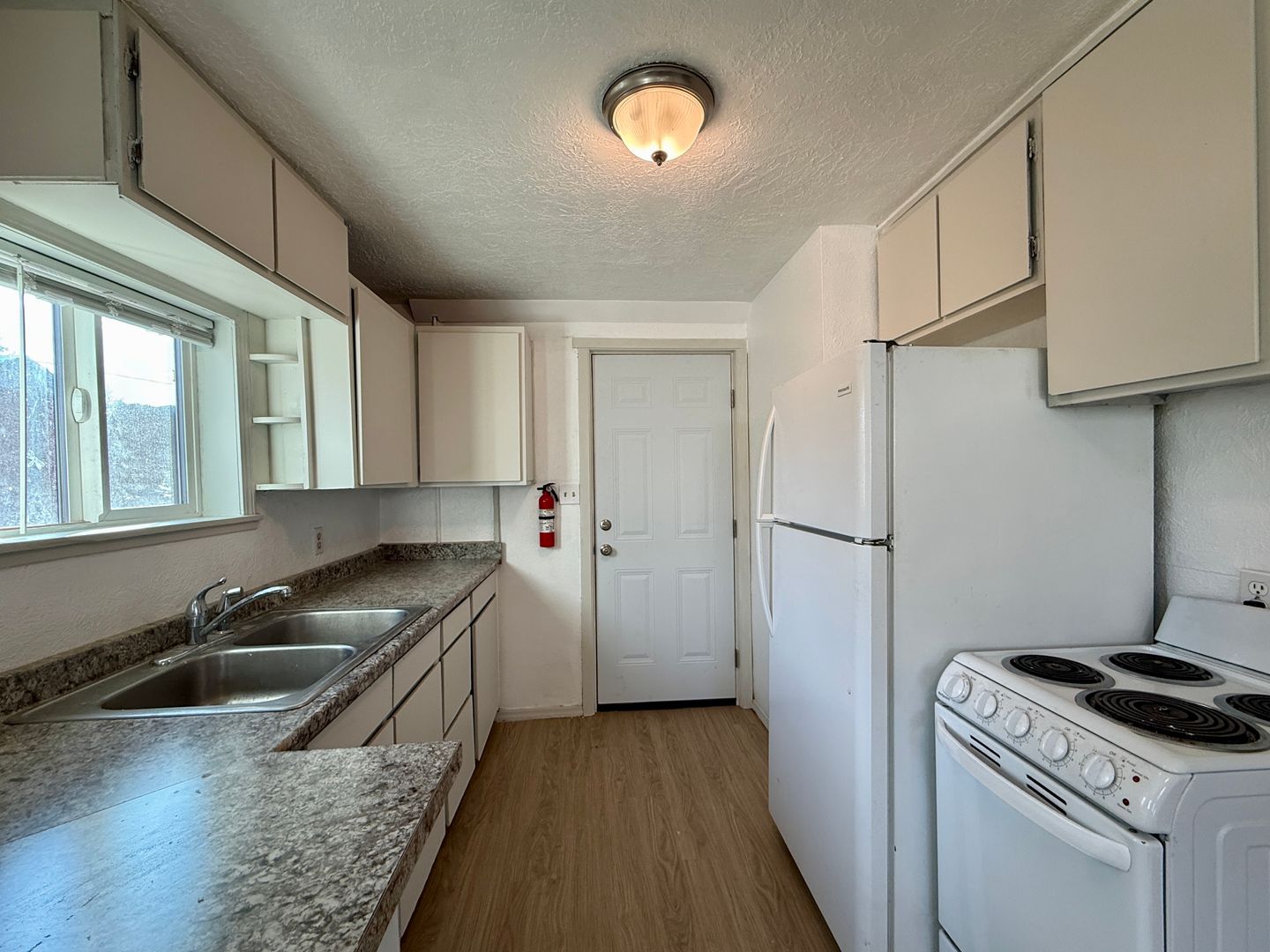 136 1/2 SW 3rd St - Redmond - Oregon - 2 bed, 1 bath rental property