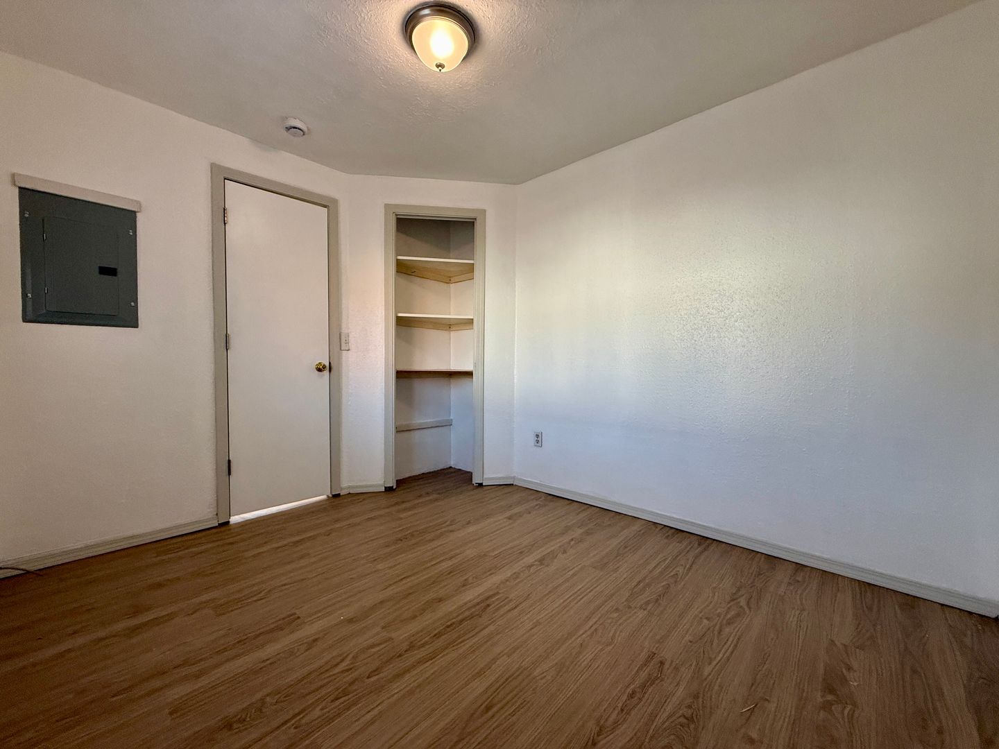 136 1/2 SW 3rd St - Redmond - Oregon - 2 bed, 1 bath rental property