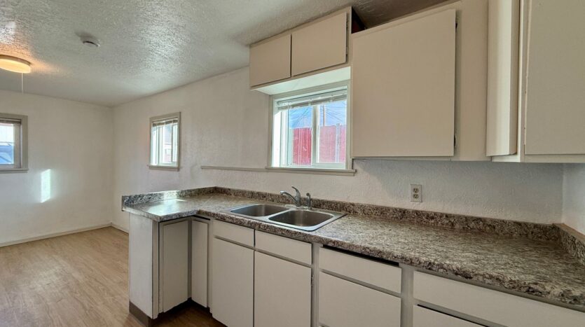 136 1/2 SW 3rd St - Redmond - Oregon - 2 bed, 1 bath rental property