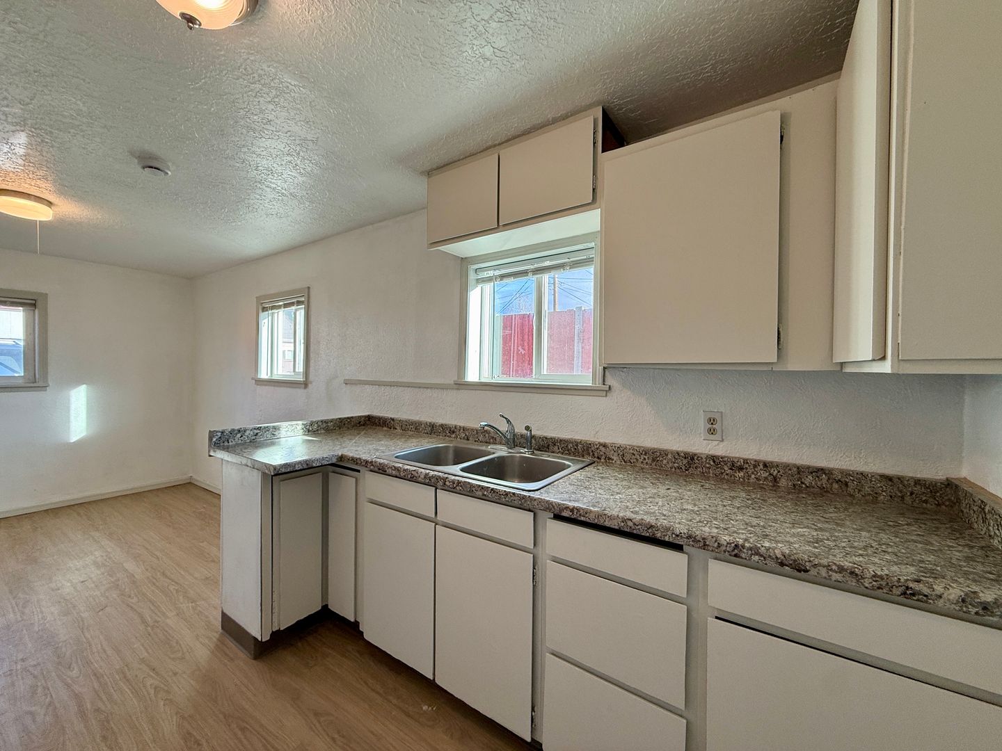 136 1/2 SW 3rd St - Redmond - Oregon - 2 bed, 1 bath rental property