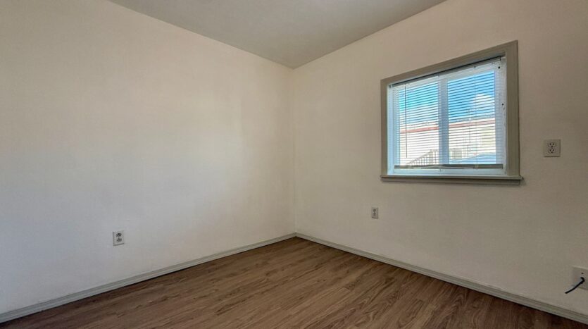 136 1/2 SW 3rd St - Redmond - Oregon - 2 bed, 1 bath rental property